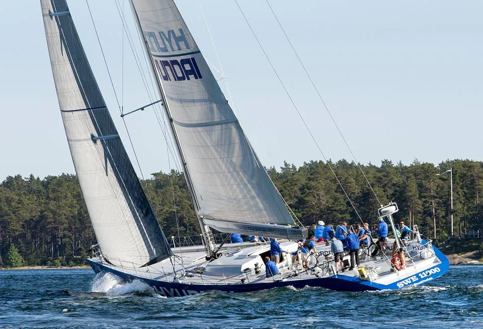 Hyundai, 2001 Ron Holland 100' Super Maxi